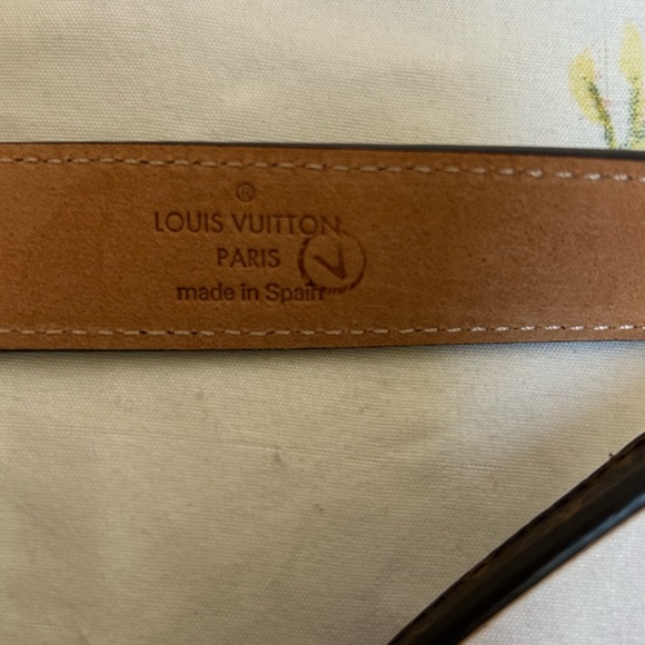 Brand new Louis Vuitton belt just purchased!!!! Never worn absolutely new! - Picture 6 of 8